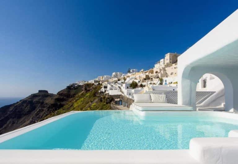 where to stay in Santorini